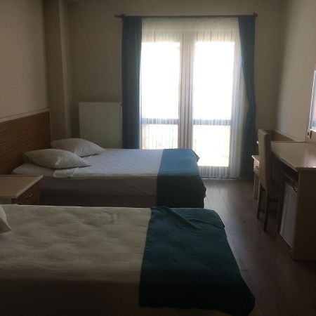 Oezguer Hotel Трабзон Экстерьер фото